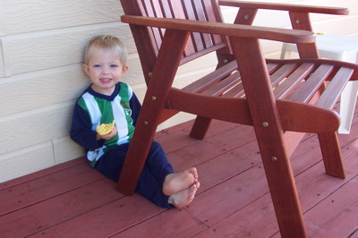 max_eats_waffle_patio_chair.JPG
