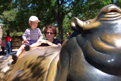max_mom_hippo_zoo.JPG